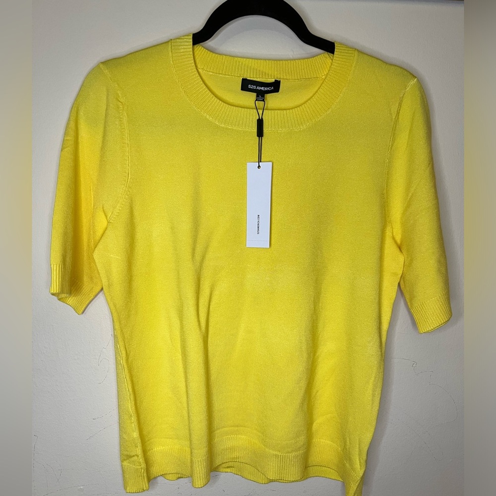 525 America Knit Yellow Top Size L. NWT